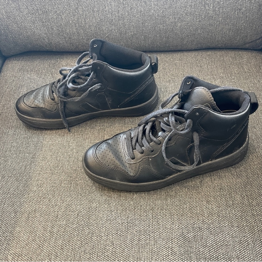 Veja High Top V-15 LEATHER FULL-BLACK size 40/9